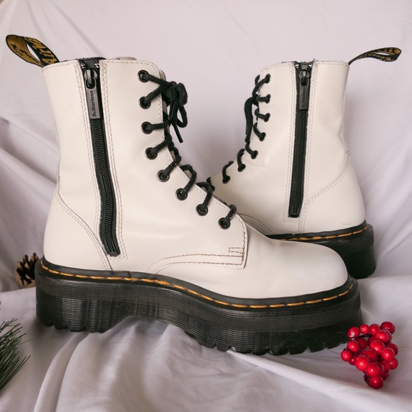 Dr. Marten's White Jadon - Picture 2 of 4